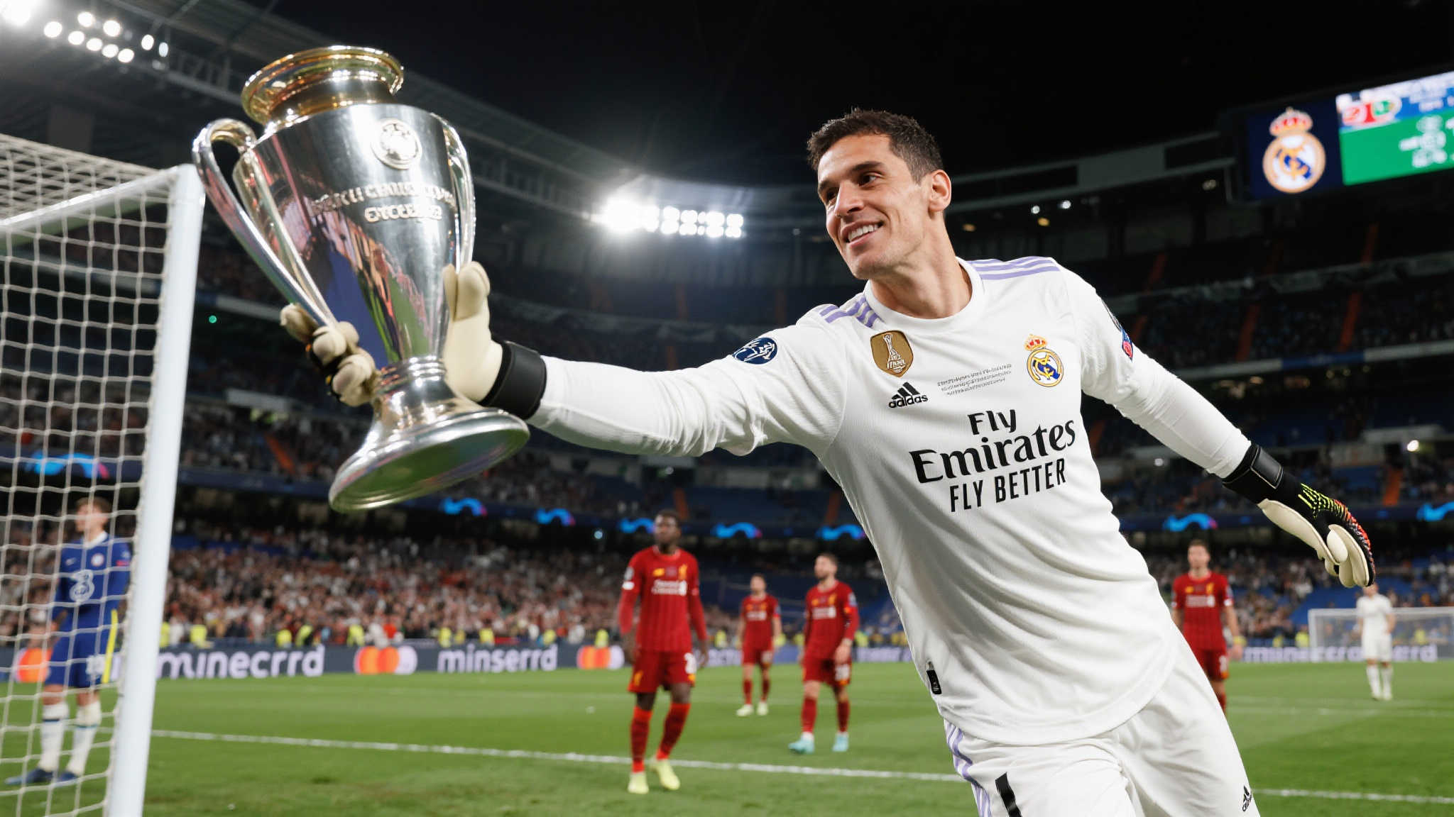 库尔图瓦展望未来:渴望效力皇马至生涯末期 库尔图瓦展望未来:渴望效力皇马至生涯末期